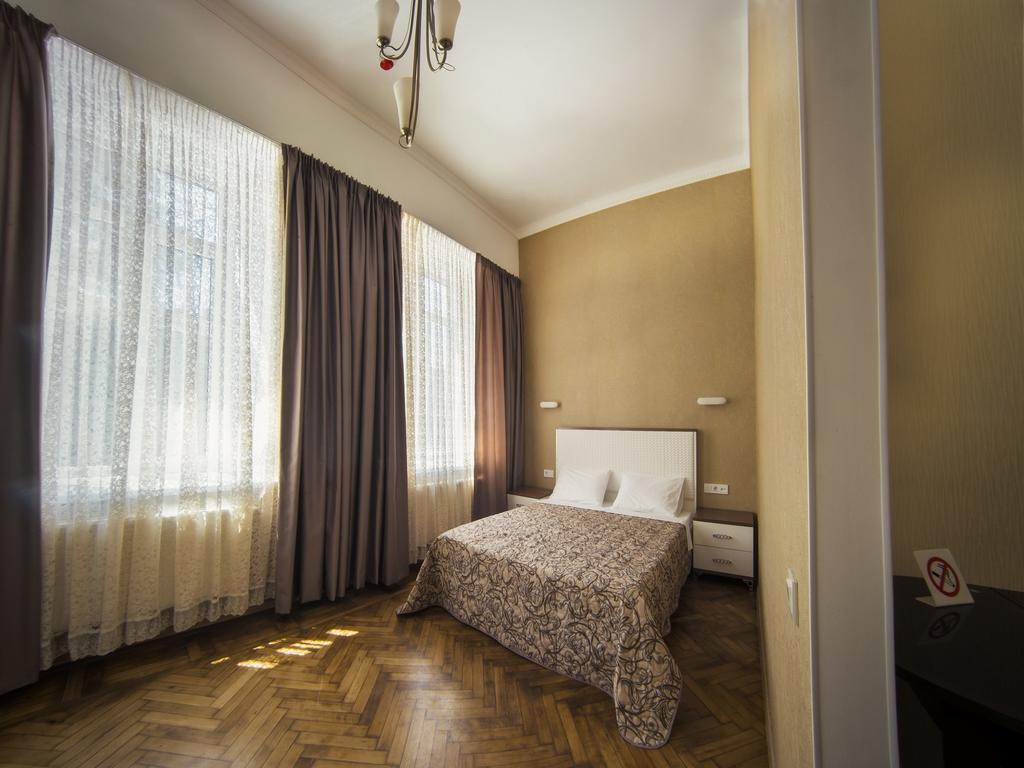 Apart Hotel Kvartira 1 Οδησσός Δωμάτιο φωτογραφία